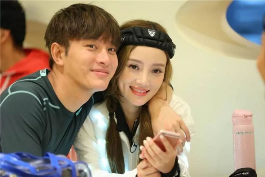 贾乃亮李小璐为什么离了婚-李小璐、贾乃亮离婚背后的出轨经济学