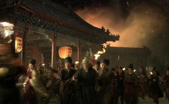 贾府为什么败落-滑溜书院 | 孙会昌：贾府衰败原因之一