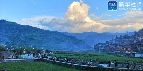 千户苗寨在贵州哪里-贵州“西江千户苗寨”产业兴百姓富