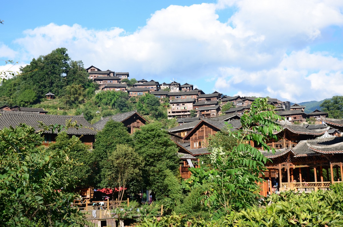 贵州苗寨旅游景点_千户苗寨在贵州哪里_贵州苗寨属于哪个市