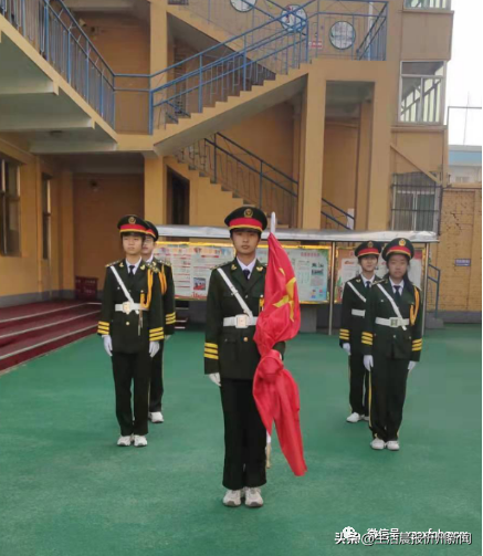 6年级毕业老师赠言_六年级毕业赠言给老师_六年毕业赠言给老师