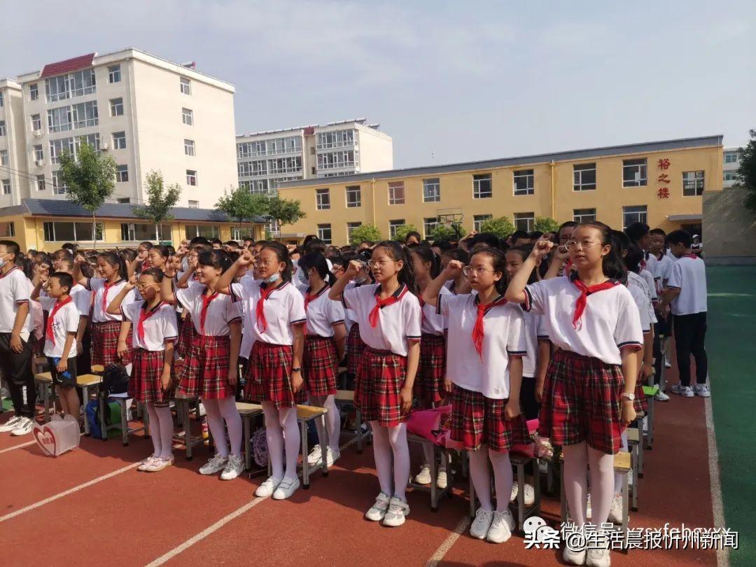 6年级毕业老师赠言_六年毕业赠言给老师_六年级毕业赠言给老师