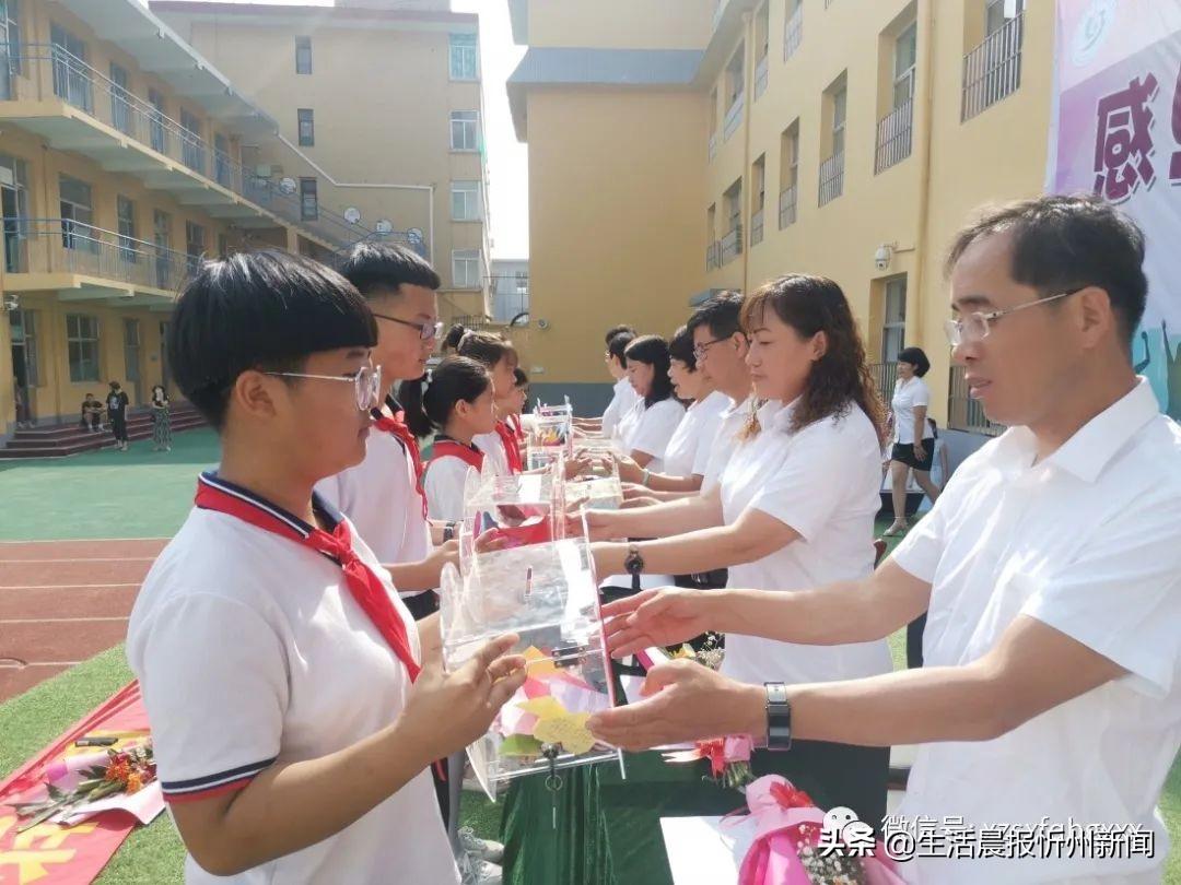 六年毕业赠言给老师_6年级毕业老师赠言_六年级毕业赠言给老师