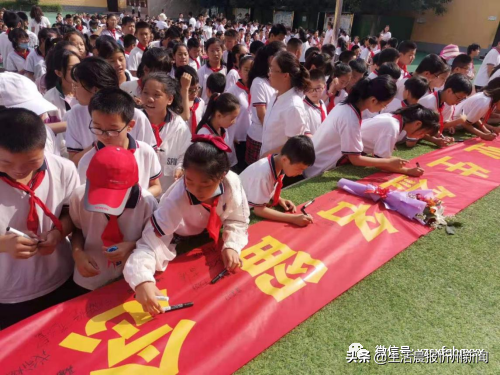 6年级毕业老师赠言_六年级毕业赠言给老师_六年毕业赠言给老师