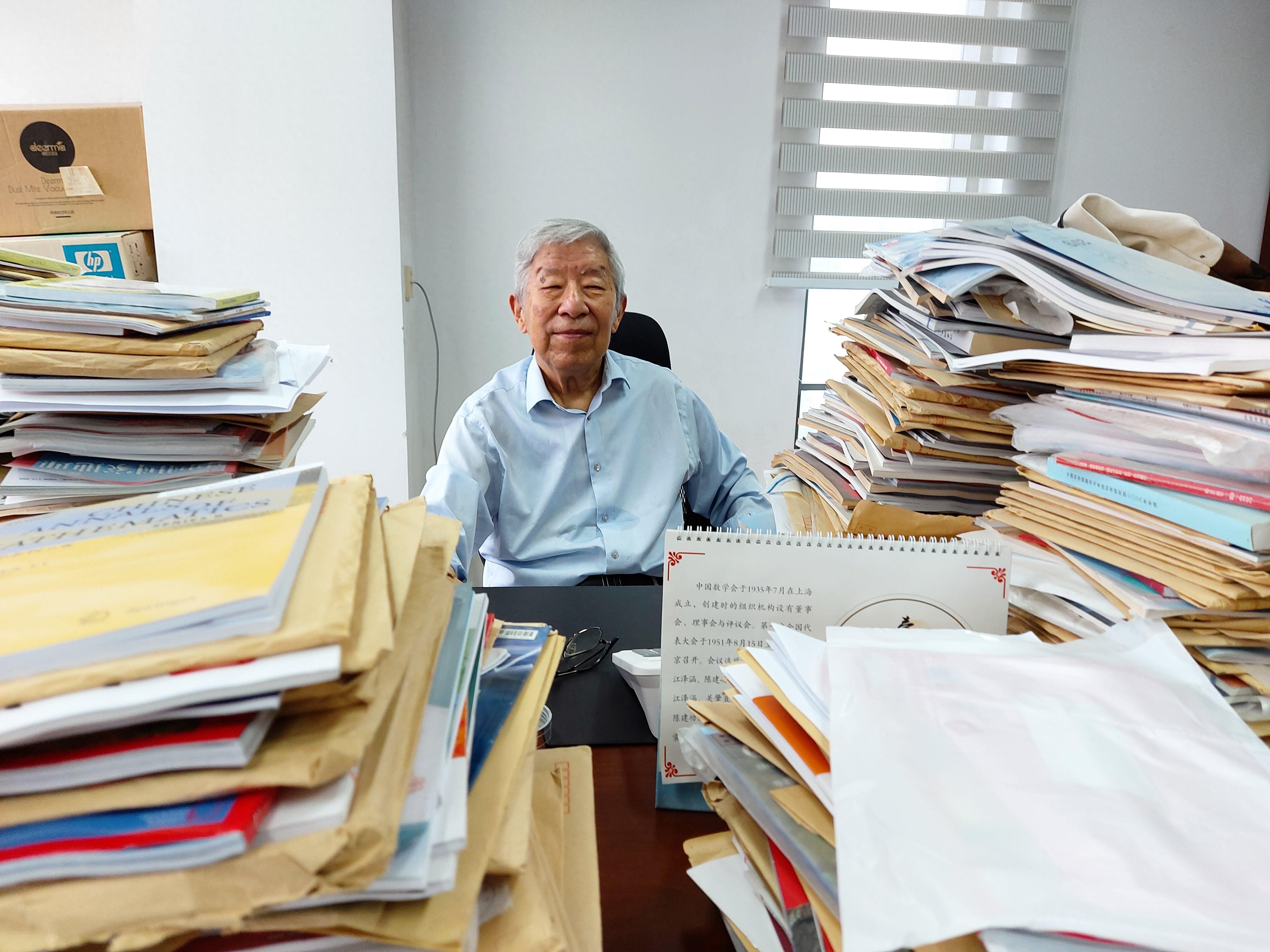 左先生右先生-【纪念】数学家杨乐先生：正直谦卑，嘉惠后学