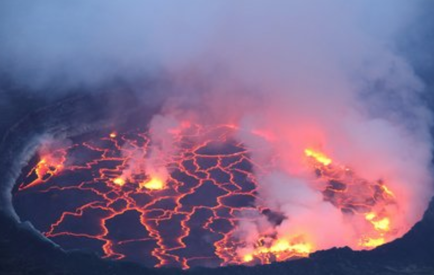 菲律宾火山爆发最新消息_菲律宾火山_菲律宾火山持续喷发